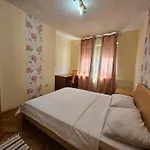 Premium Square スコピエ