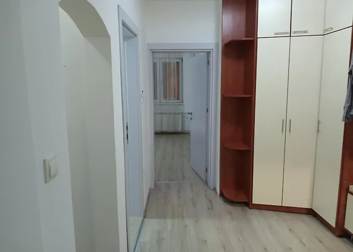 Premium Square * Скоп'є